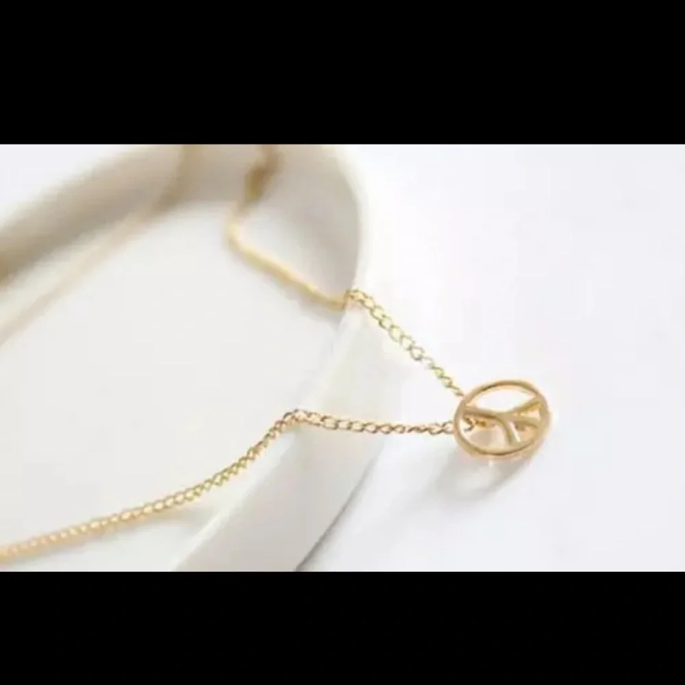 Simple Gold Filled Peace Necklace - Picture 1 of 1